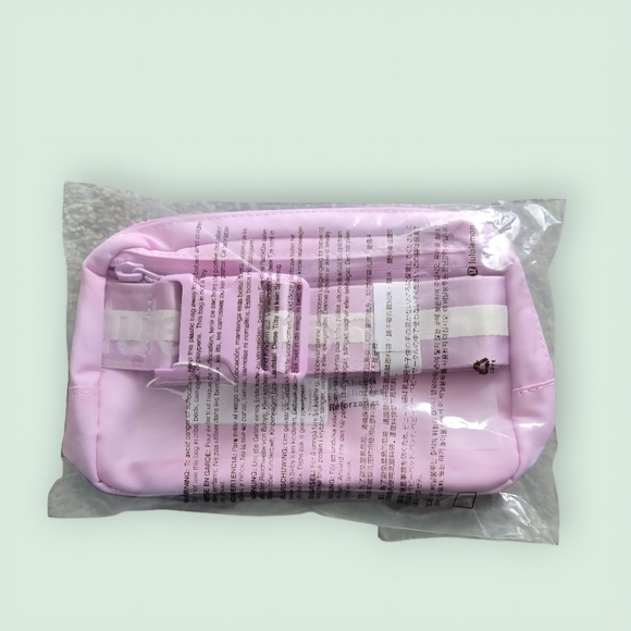 Lululemon (NWT) Everywhere 1L Belt Bag -Blush Pink - Picture 6 of 8